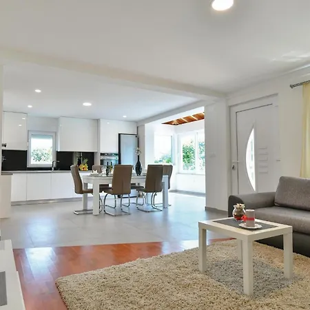 Prolozac Donji Ix Holiday home