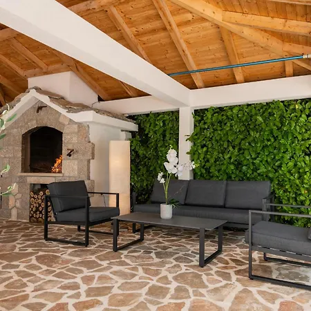 Prolozac Donji Ix Holiday home *