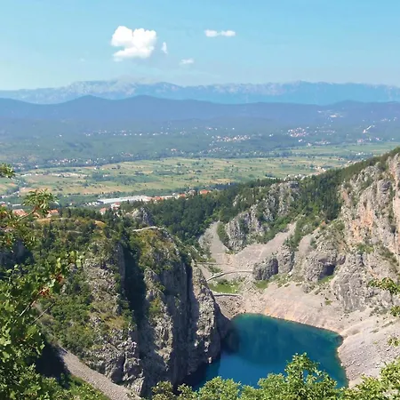 Prolozac Donji Ix Holiday home *