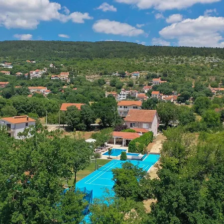 Gorgeous In Prolozac Donji With Wifi Donji Proložac